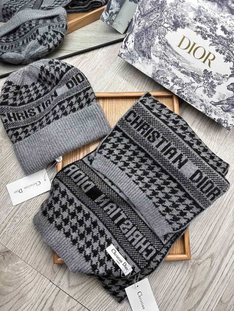 Christian Dior Caps Scarfs